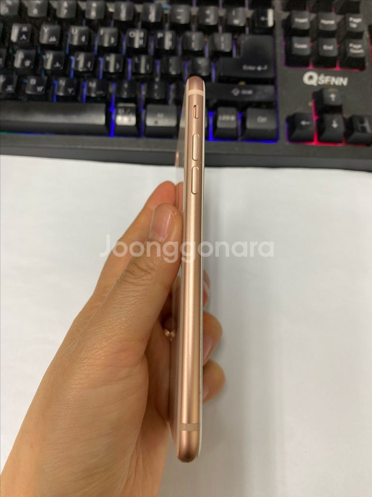 아이폰8 로즈골드 액정SS급 64GB 배터리100%--4