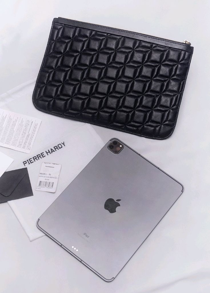 피에르 하디 퀼팅 큐브 나파레더 카프스킨 클러치--1