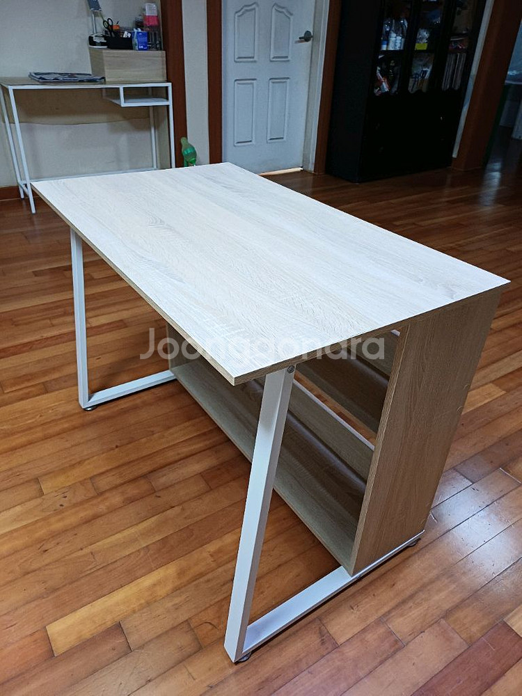 튼튼한 하단 선반형 우드 멀티 책상 저렴하게 드립니--2