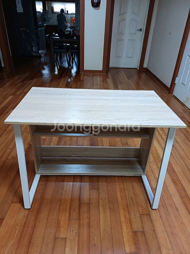 튼튼한 하단 선반형 우드 멀티 책상 저렴하게 드립니--0