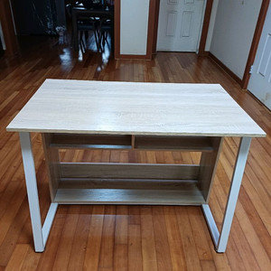 튼튼한 하단 선반형 우드 멀티 책상 저렴하게 드립니