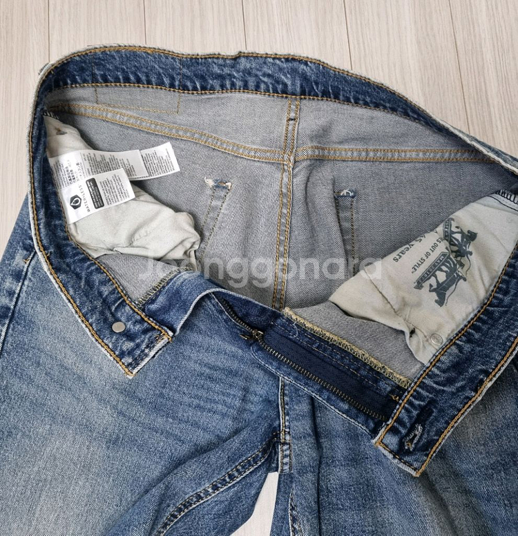 리바이스 청바지 541 테이퍼드핏 32사이즈 연청 상태--3