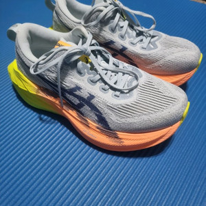 아식스 슈퍼블라스트2 파리 런닝화 225