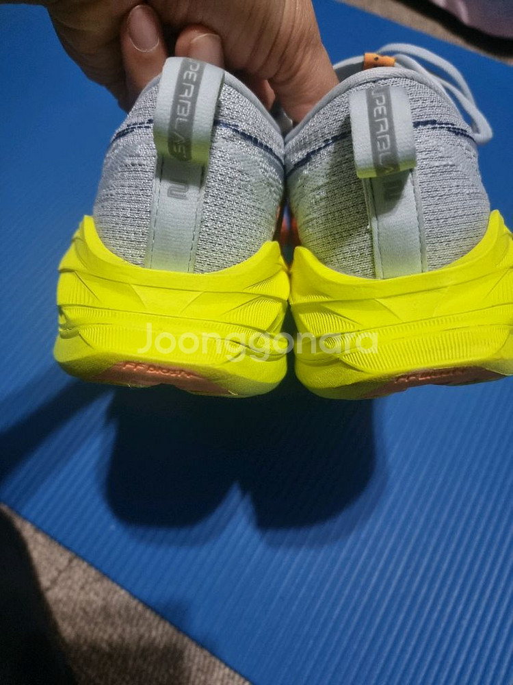 아식스 슈퍼블라스트2 파리 런닝화 225--4