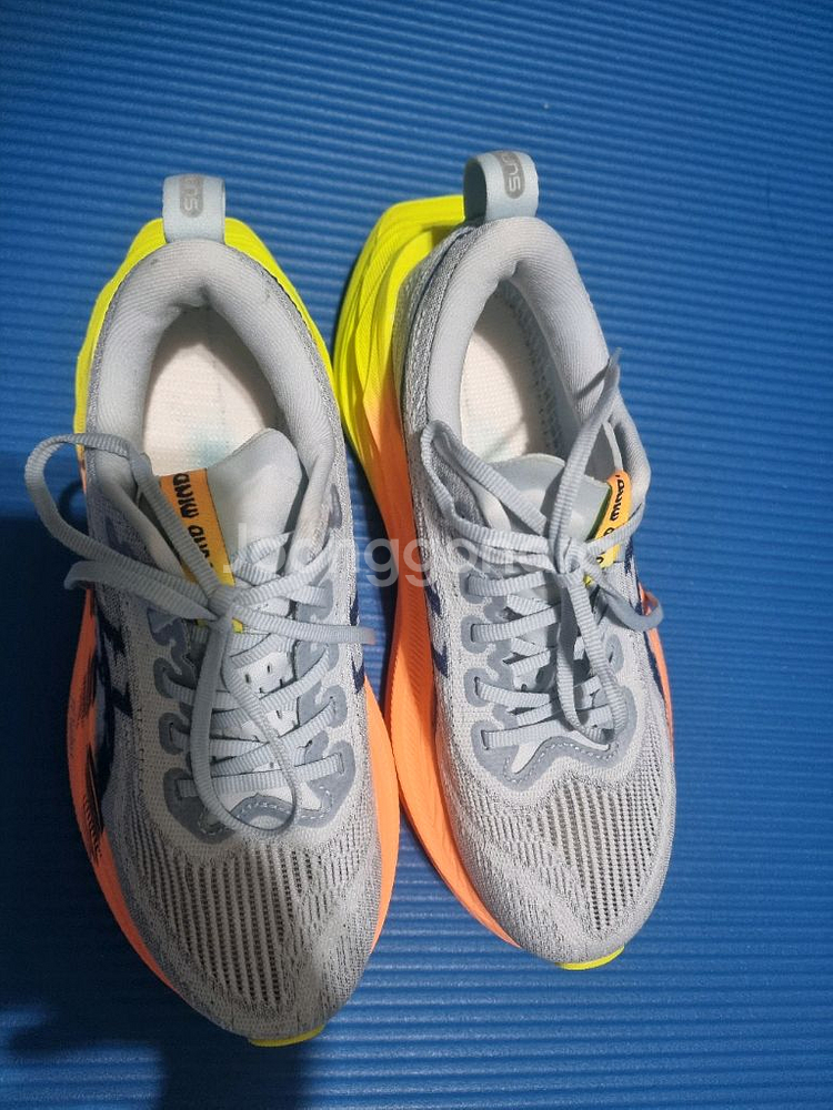 아식스 슈퍼블라스트2 파리 런닝화 225--1