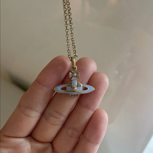 비비안웨스트우드 목걸이