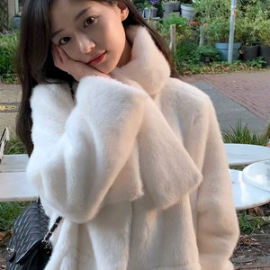 새상품)윤슬샵 머플러 퍼 코트 아이보리