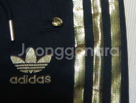 아디다스 정품. 구하기 힘든 간지 조거 팬츠--1