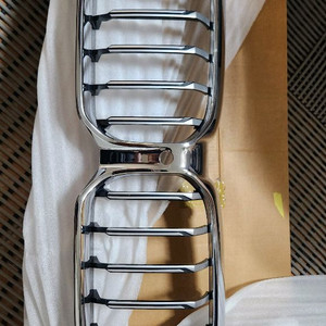 BMW g30 5시리즈 LCI M 그릴 홀있음