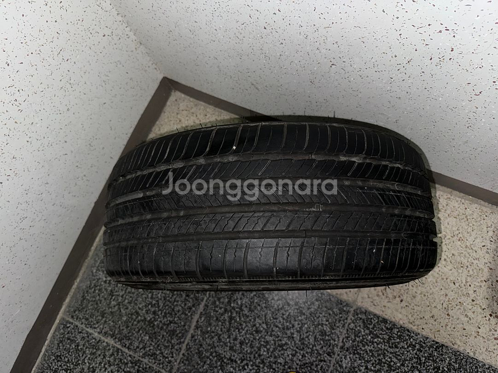 피렐리 pz4 255 35 19 2본 팝니다.--9