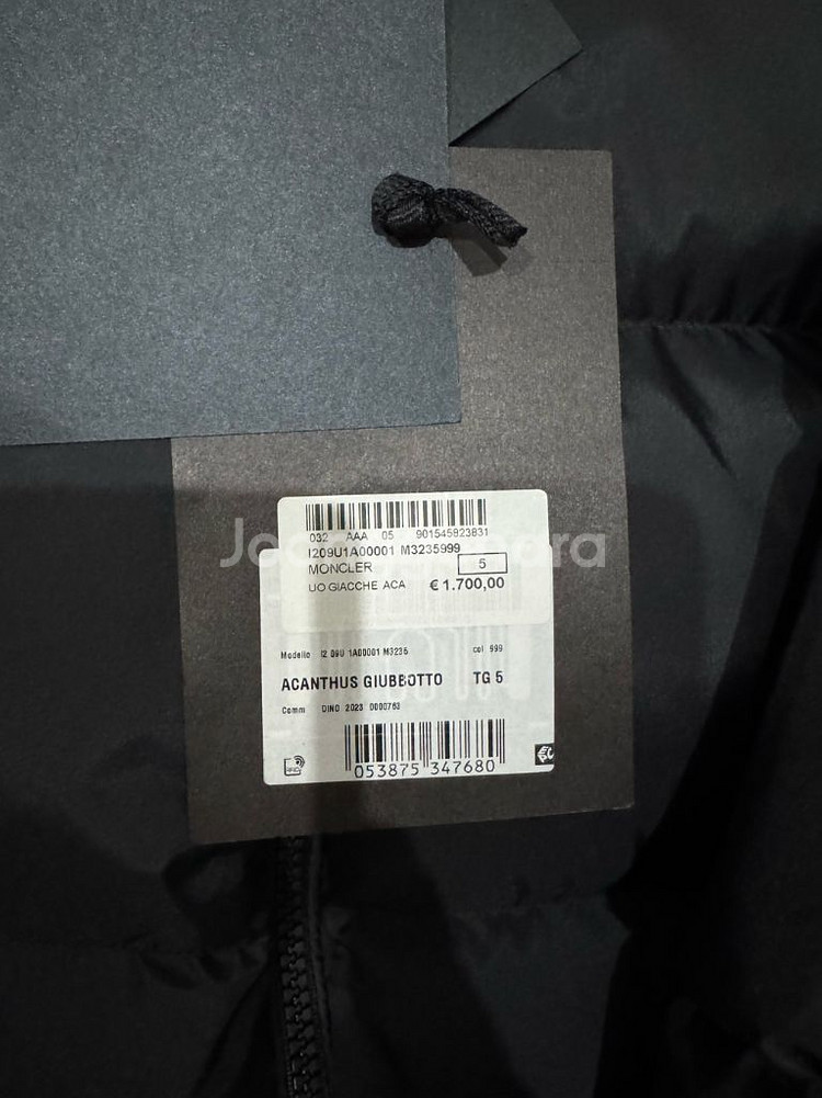 [새상품]몽클레르 x 프라그먼트 아칸서스 쇼트 다운--2