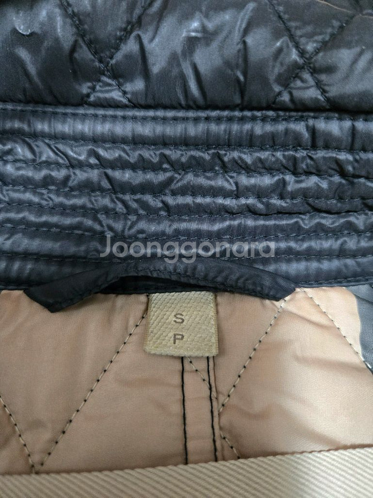 버버리 경량 퀼팅패딩--6