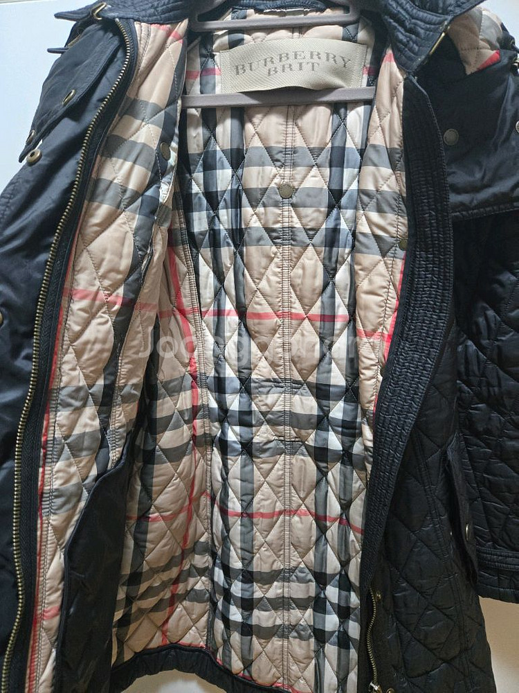 버버리 경량 퀼팅패딩--2