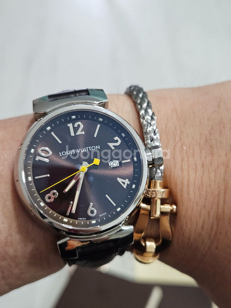 루이비통 땅부르39mm 팝니다--0