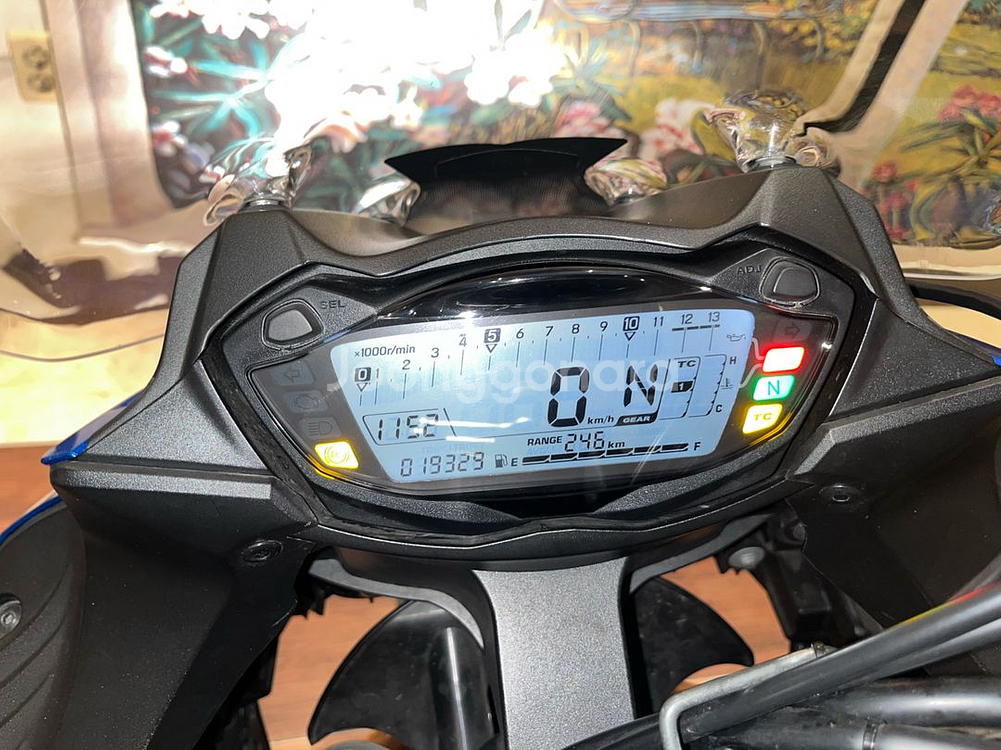 스즈키 s1000f--6