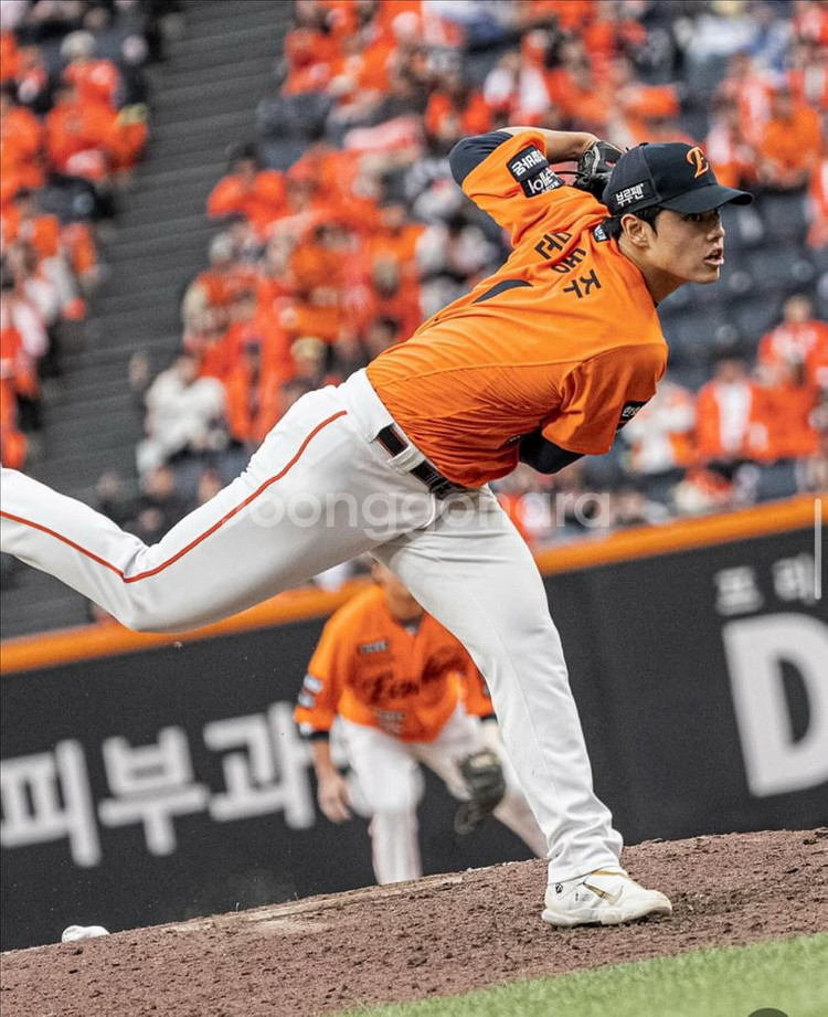 플레이오프 4차전 단석 한화 1루석 구해봅니다..--0