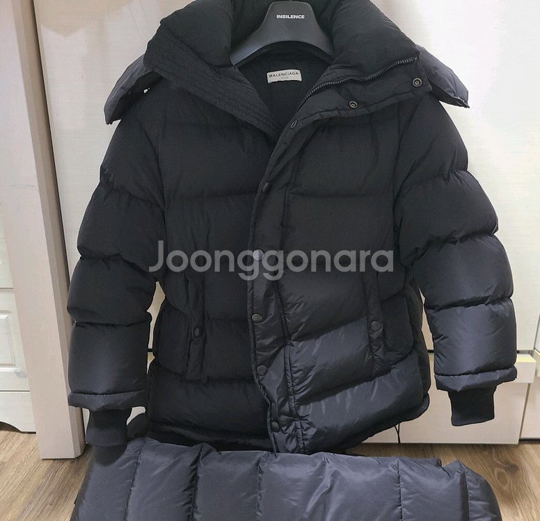 발렌시아가 패딩 머플러패딩스윙퍼자켓구찌루이비통프라다디올--5