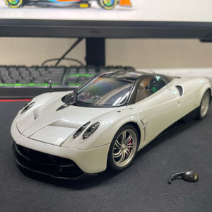 (가격내림) 1:18 오토아트 파가니 와이라 쿠페