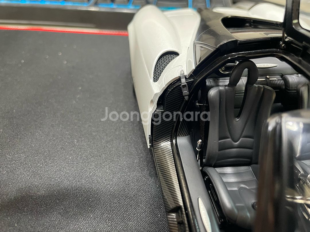 (가격내림) 1:18 오토아트 파가니 와이라 쿠페--4