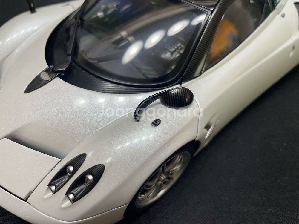 (가격내림) 1:18 오토아트 파가니 와이라 쿠페--2