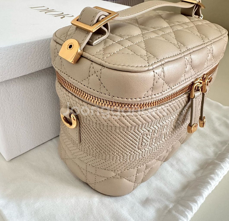 디올 베니티백 (풀박) 거의 새제품--3