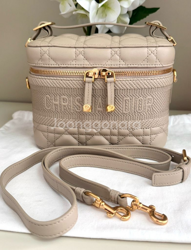 디올 베니티백 (풀박) 거의 새제품--7