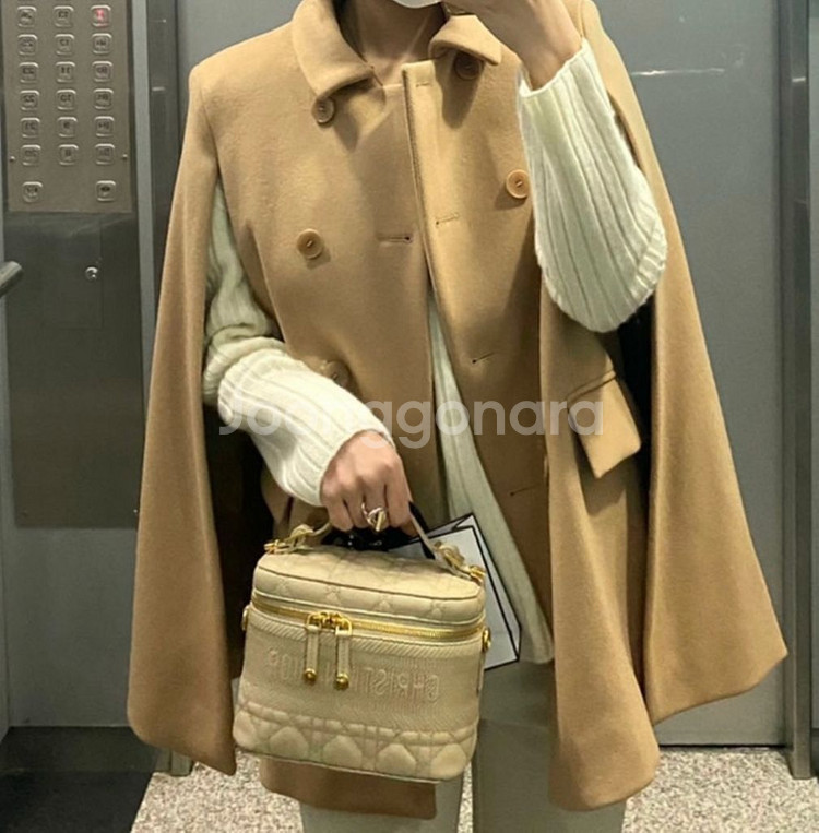 디올 베니티백 (풀박) 거의 새제품--9