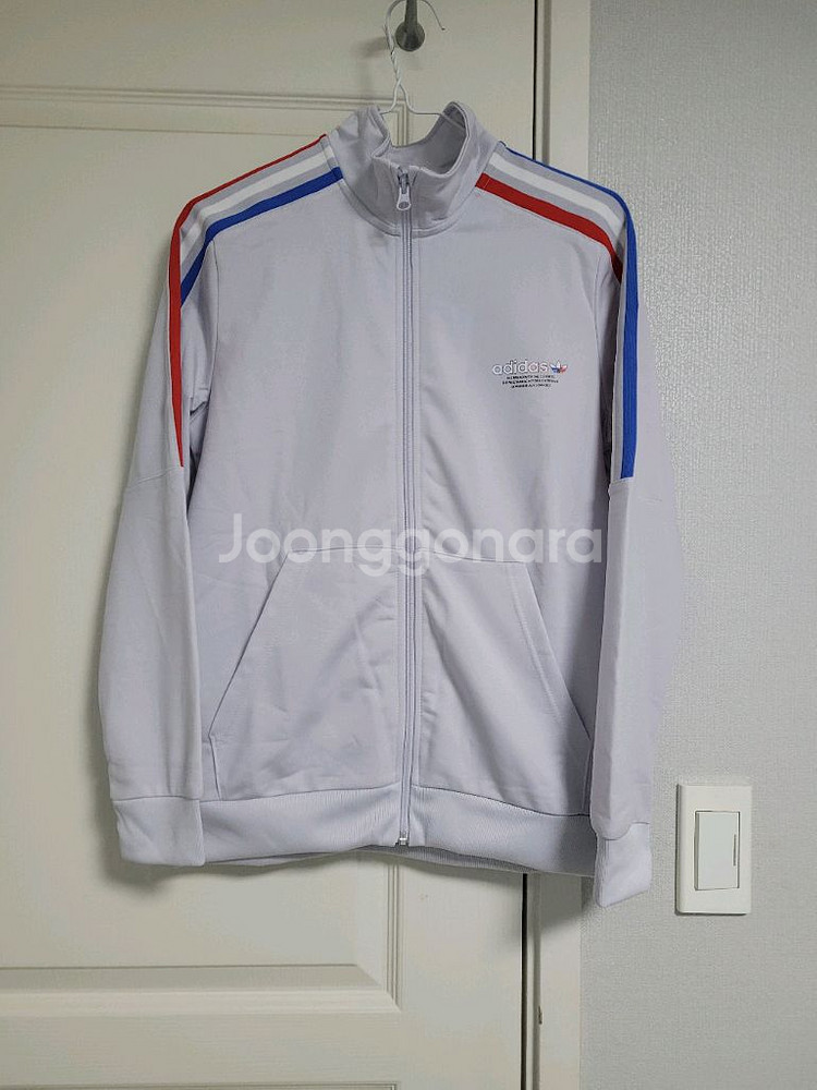 아디다스키즈 집업 팝니다. 사이즈 160 새상품--0