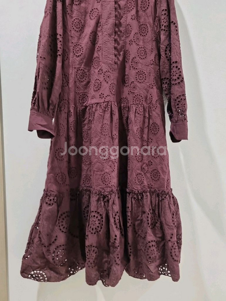 칼 라거펠트 아일렛 펀칭 원피스--2