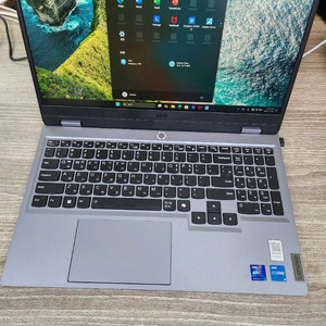 레노버 LOQ 게이밍 노트북 15IAX9I 팝니다