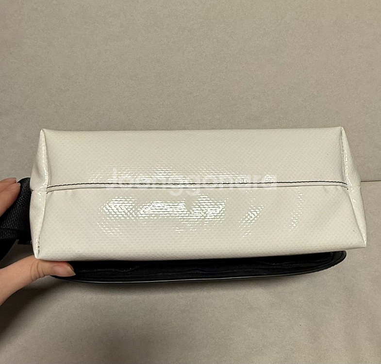 프라이탁 하파오 화이트 레터링 참기름 하와이파이브오 가--5