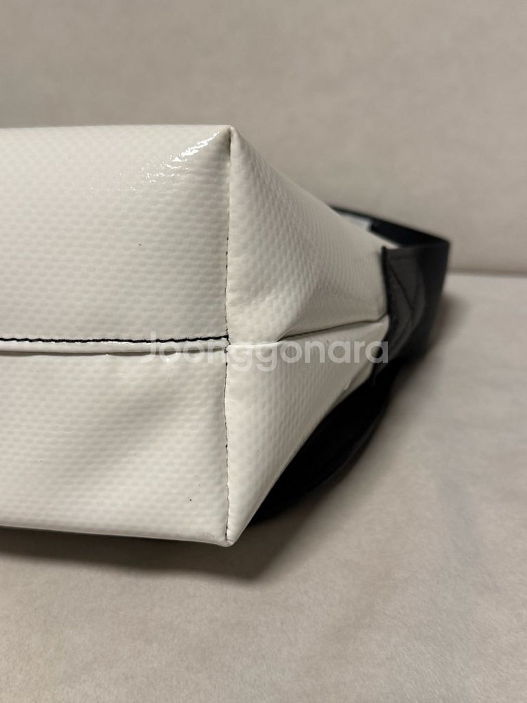 프라이탁 하파오 화이트 레터링 참기름 하와이파이브오 가--7