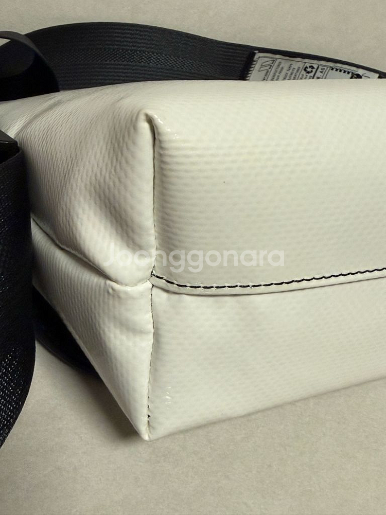 프라이탁 하파오 화이트 레터링 참기름 하와이파이브오 가--6