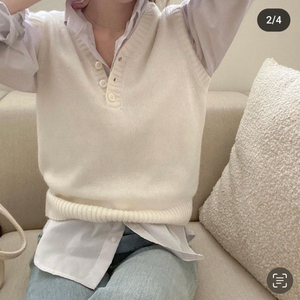 니트 조끼 단추 브이넥