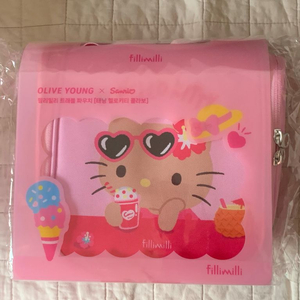 필리밀리 산리오 태닝 헬로키티 트래블 파우치 새상품