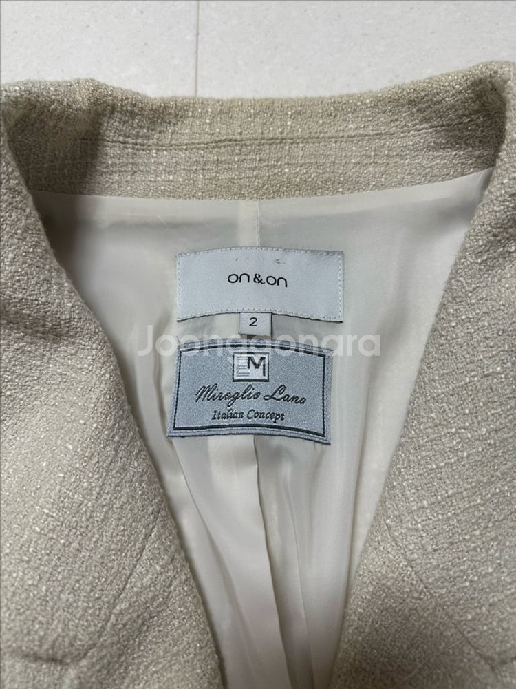 온앤온 카라디테일 트위드 크롭 자켓 66사이즈--5