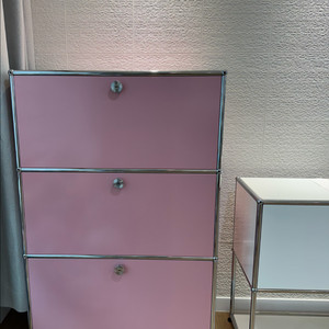 USM Haller 3단 핑크 수납장