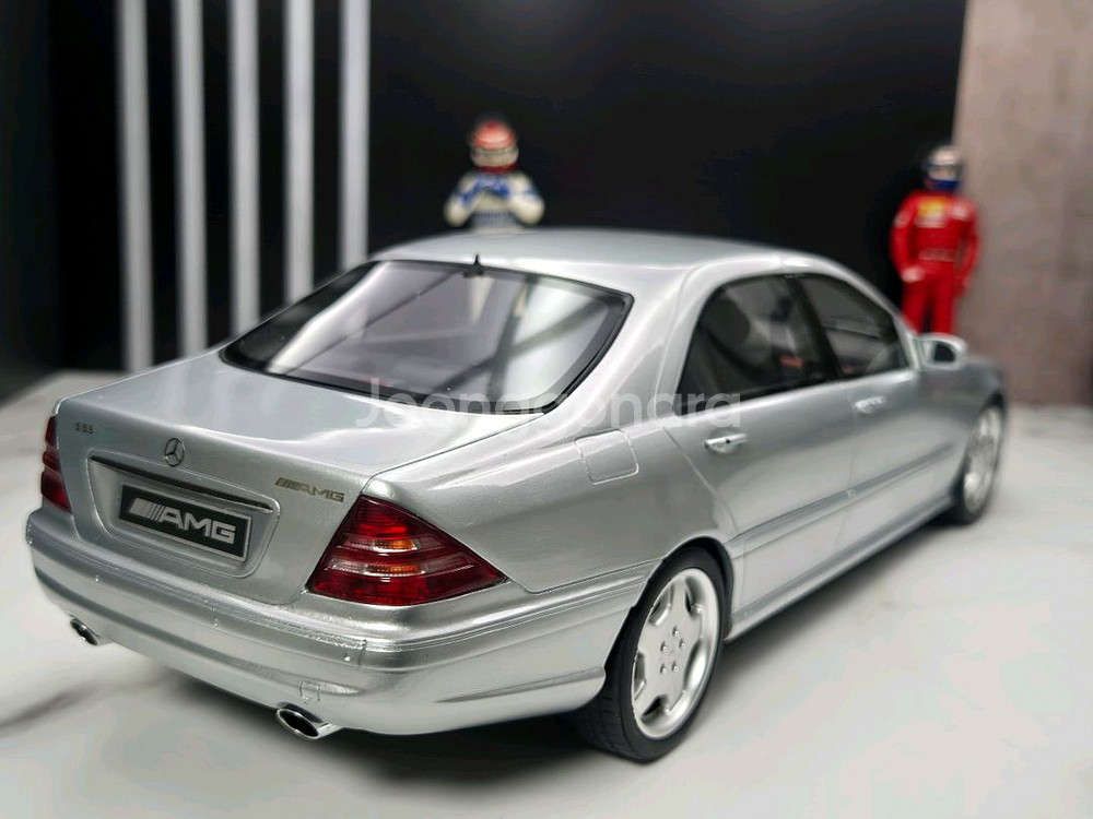 1:18 오또 w220 S55AMG 다이캐스트 팝니다.--2