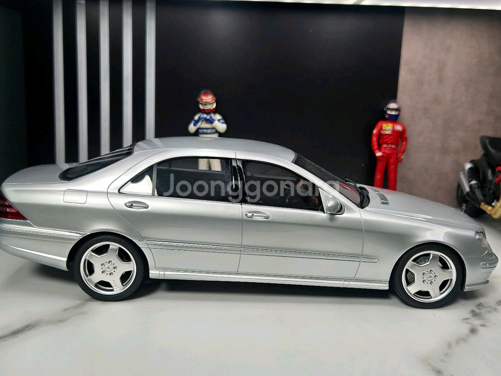 1:18 오또 w220 S55AMG 다이캐스트 팝니다.--3