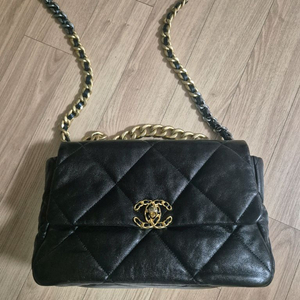 샤넬19백 라지 사이즈 팝니다