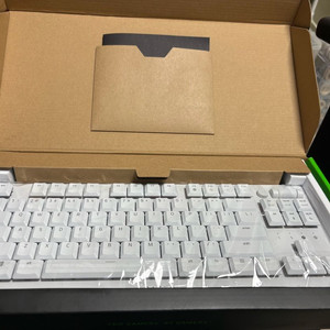 Razer 데스스토커 v2 pro 화이트 tkl 리니어