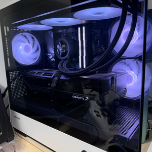 9700x 5070ti 64G 2TB 크라켄 수냉 본체