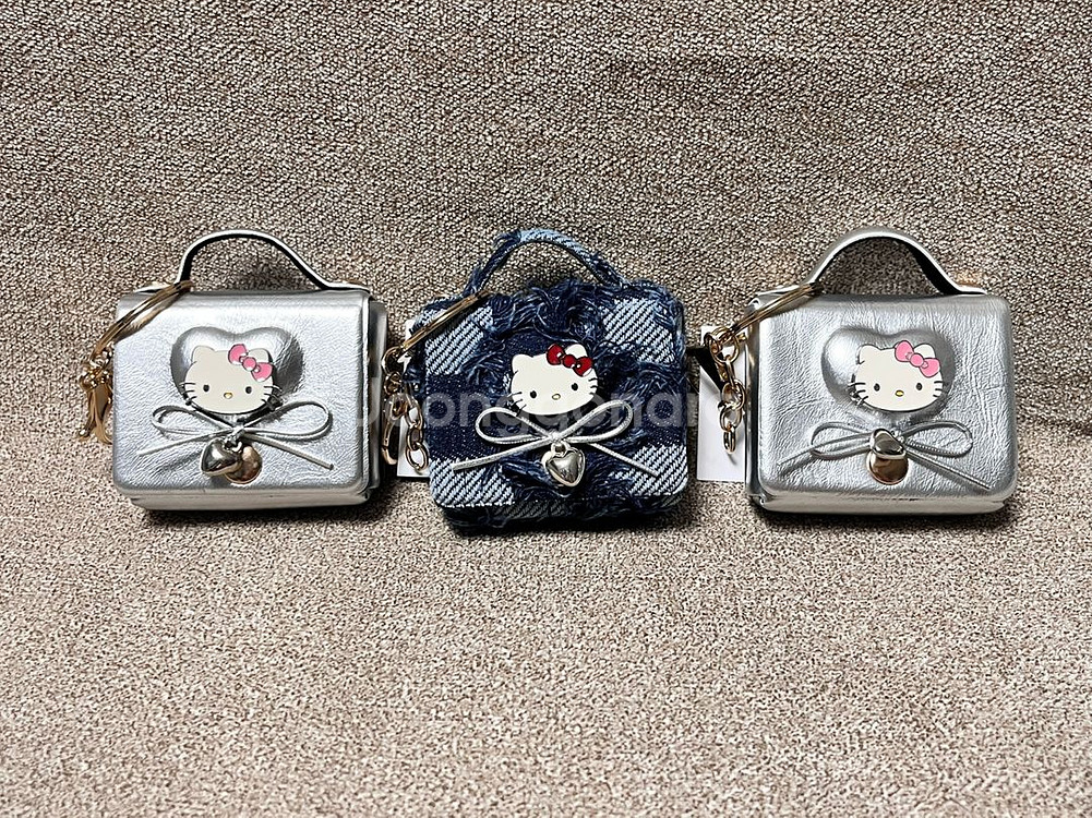 산리오 헬로키티 가방 키링 새상품--1
