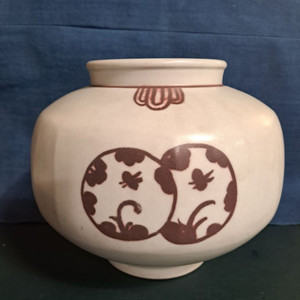 진사 유리홍 팔각 백자 나비 호. 항아리. 단지.