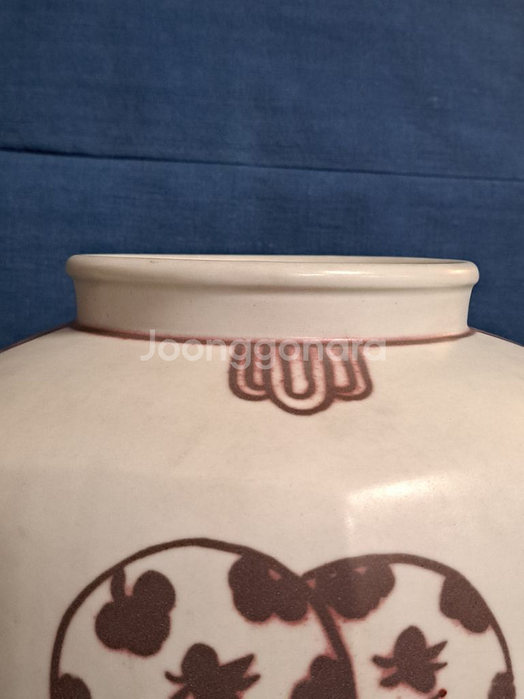 진사 유리홍 팔각 백자 나비 호. 항아리. 단지.--4