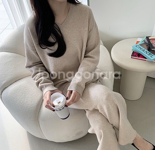 르꼬르망.세상부들한 브이넥 니트&바지--0