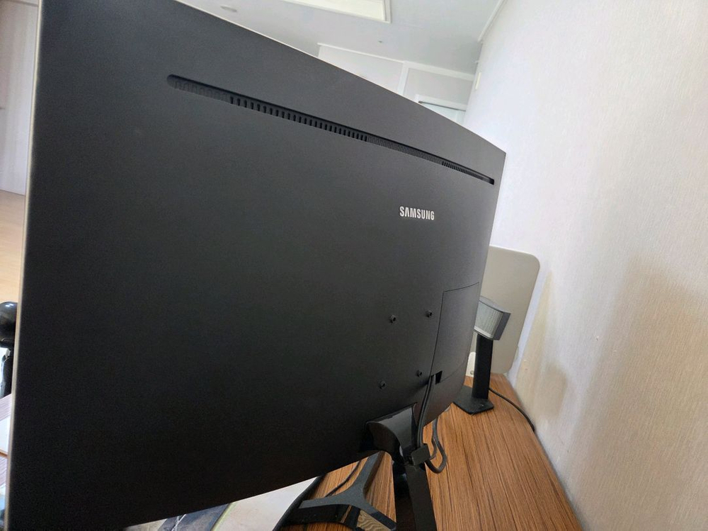 삼성 32인치 커브드 qhd 144hz 이미지
