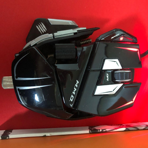 매드캣츠 M.M.O.7 마우스 판매합니다.