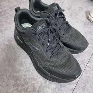 스케쳐스 고런 맥스쿠셔닝 260