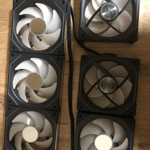 리안리 유니팬 SL120 블랙 팝니다. (lcd 아님)